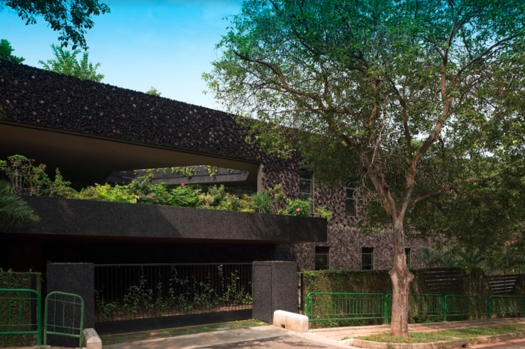 Una casa multifamiliar diseñada como un oasis ecológico de ensueño Una casa multifamiliar diseñada como un oasis ecológico de ensueño