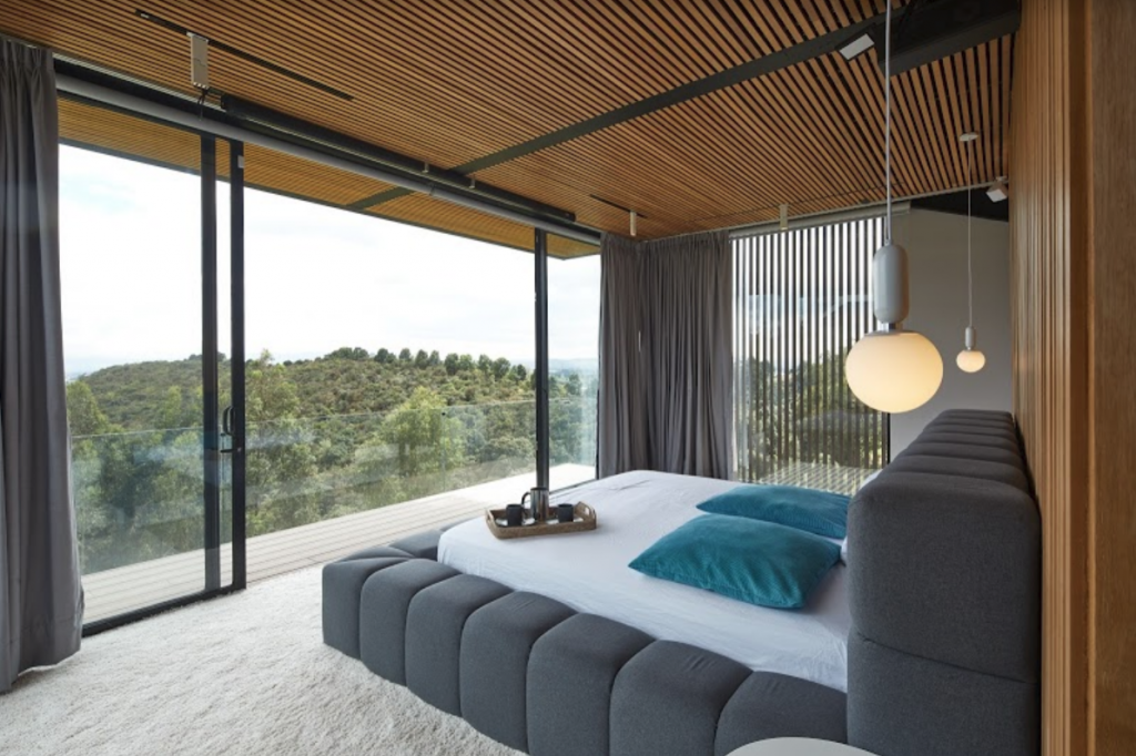 Una casa en tenjo diseñada para disfrutar de la privilegiada vista hacia bogotá