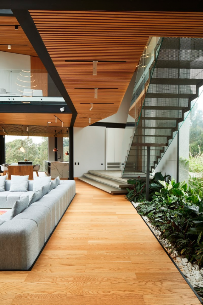 Una casa en tenjo diseñada para disfrutar de la privilegiada vista hacia bogotá