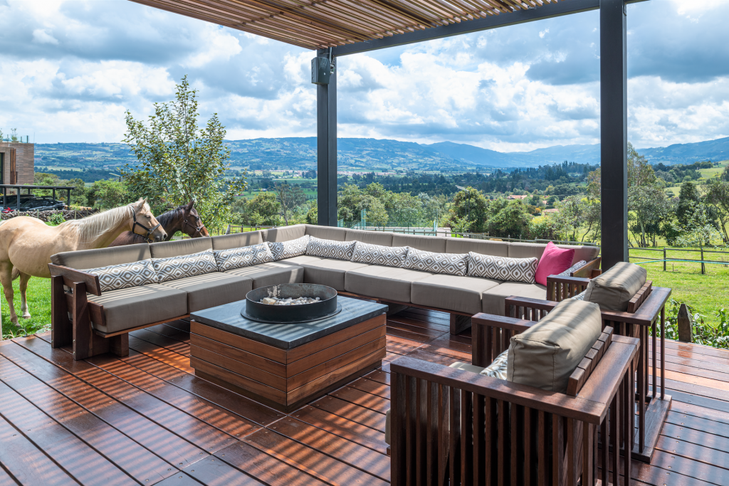 Un refugio en el medio en el verde de las montañas de la sabana de bogotá Un refugio en el medio en el verde de las montañas de la sabana de bogotá