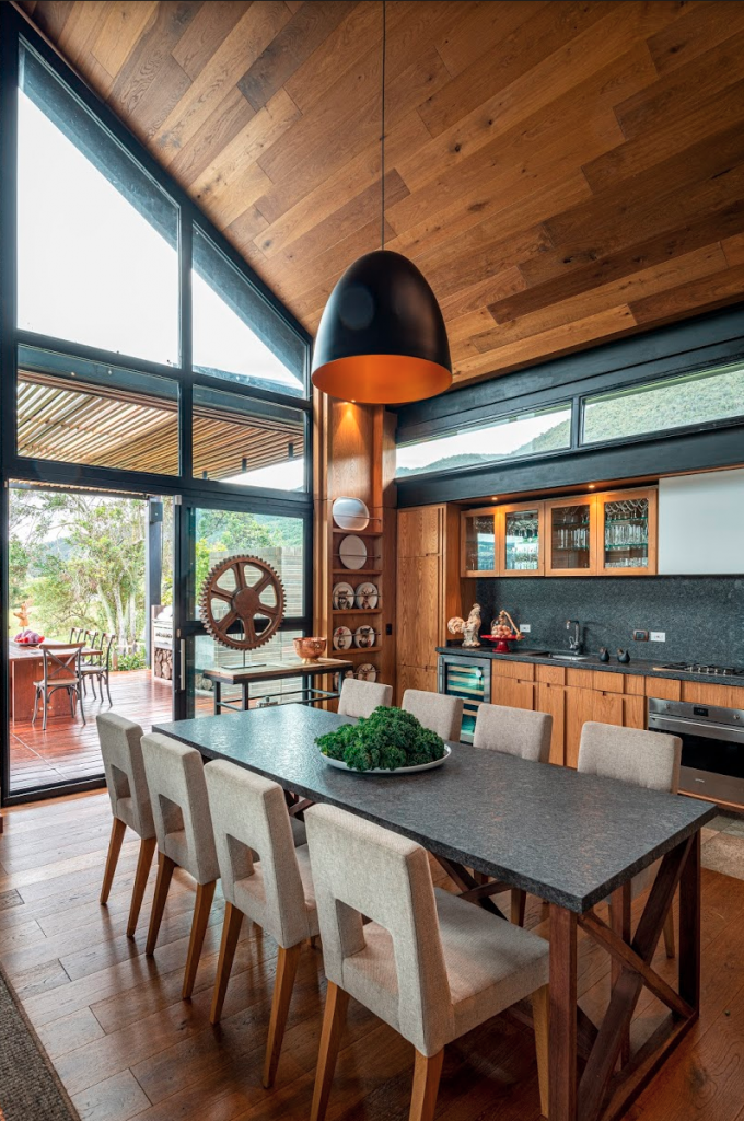 Un refugio en el medio en el verde de las montañas de la sabana de bogotá Un refugio en el medio en el verde de las montañas de la sabana de bogotá