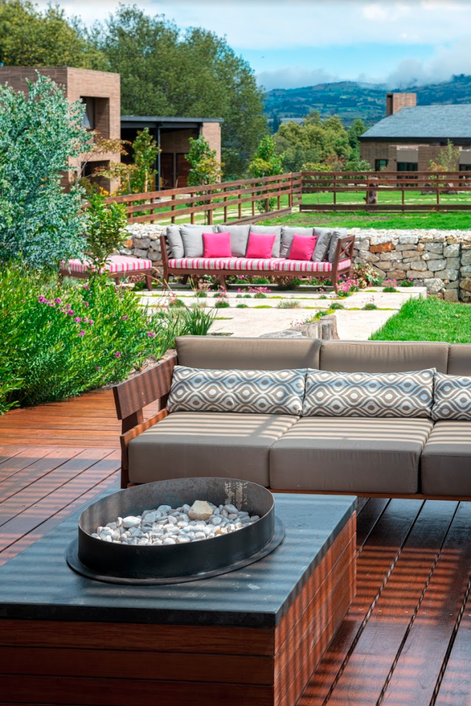 Un refugio en el medio en el verde de las montañas de la sabana de bogotá Un refugio en el medio en el verde de las montañas de la sabana de bogotá