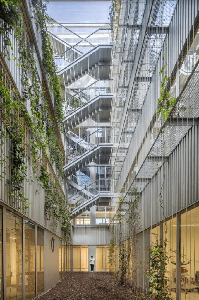 Biofilia: el poder que tiene la arquitectura para darle vida otra vez a edificaciones abandonadas Biofilia: el poder que tiene la arquitectura para darle vida otra vez a edificaciones abandonadas