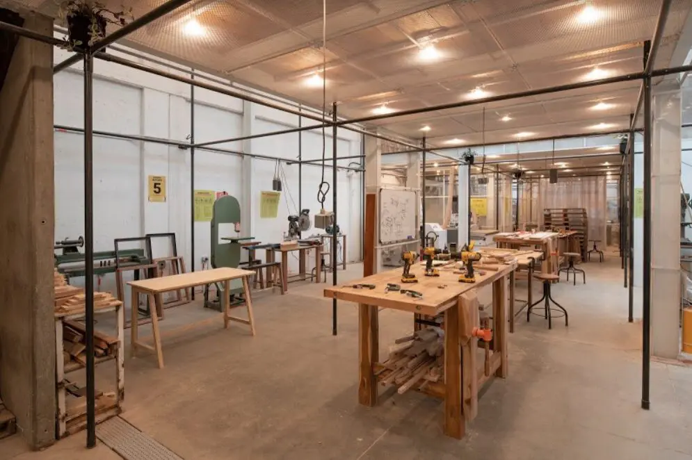 Cuadrilla: un nuevo lugar en bogotá diseñado para talleres, estudios y toda una comunidad creativa