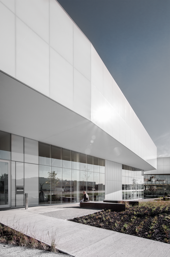 Una de las bibliotecas mejor diseñadas de los últimos años está en canadá Una de las bibliotecas mejor diseñadas de los últimos años está en canadá