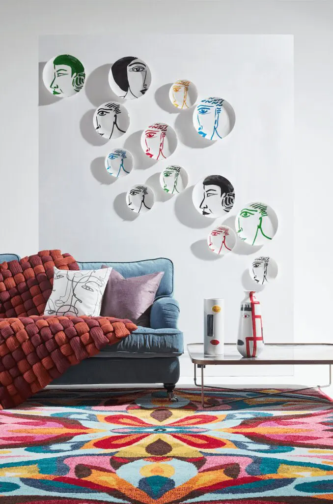 Dibujos e ilustraciones se imponen este año para decorar cada uno de los espacios Dibujos e ilustraciones se imponen este año para decorar cada uno de los espacios