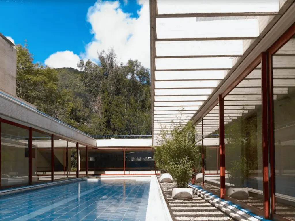 Una casa galería bogotana con la arquitectura de rogelio salmona Una casa galería bogotana con la arquitectura de rogelio salmona