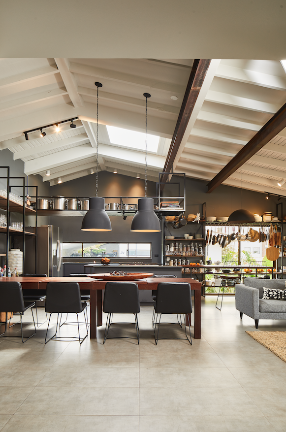 La cocina es la protagonista de esta elegante casa en manizales La cocina es la protagonista de esta elegante casa en manizales