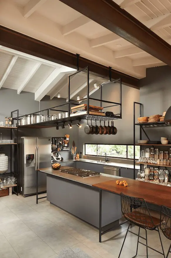 La cocina es la protagonista de esta elegante casa en manizales La cocina es la protagonista de esta elegante casa en manizales