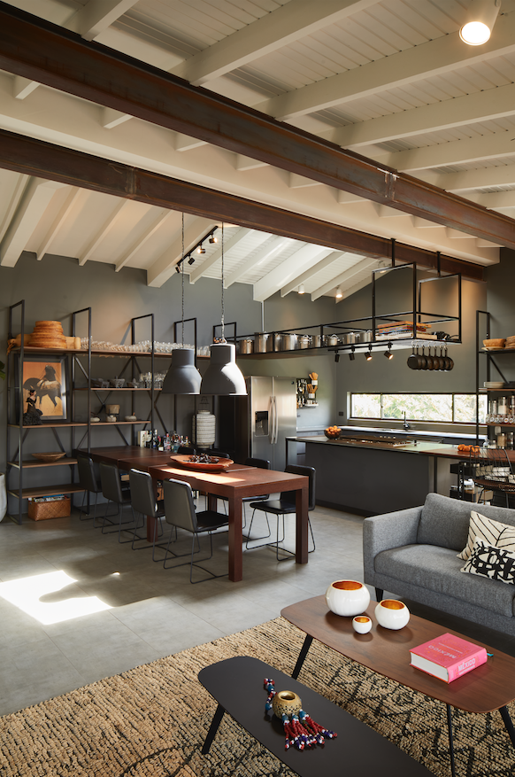 La cocina es la protagonista de esta elegante casa en manizales Así se ve la cocina de esta casa en manizales.