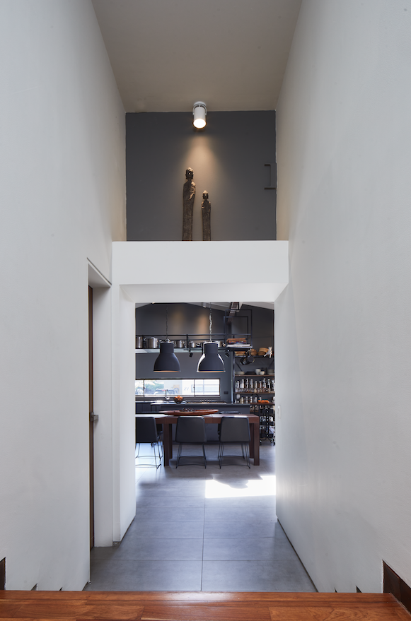 La cocina es la protagonista de esta elegante casa en manizales La cocina es la protagonista de esta elegante casa en manizales