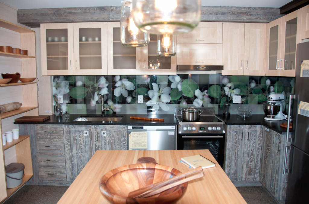 Conozca cómo puede construir y diseñar su propia vivienda ecológica y familiar