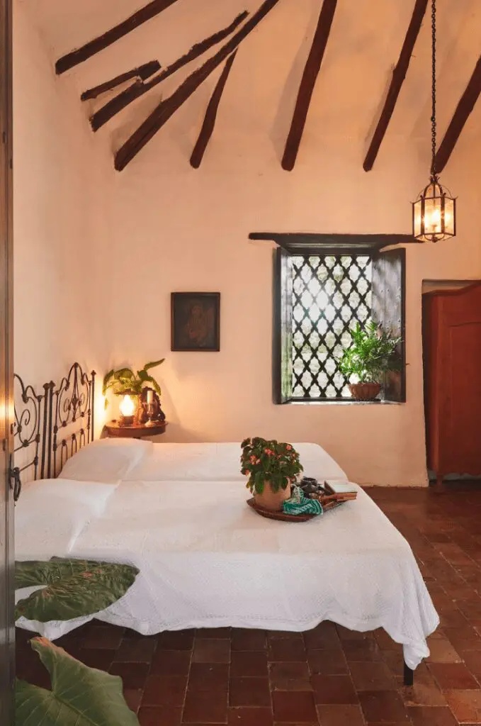 Historia y tradición en esta casa de andalucía, valle del cauca de 1711 Historia y tradición en esta casa de andalucía, valle del cauca de 1711