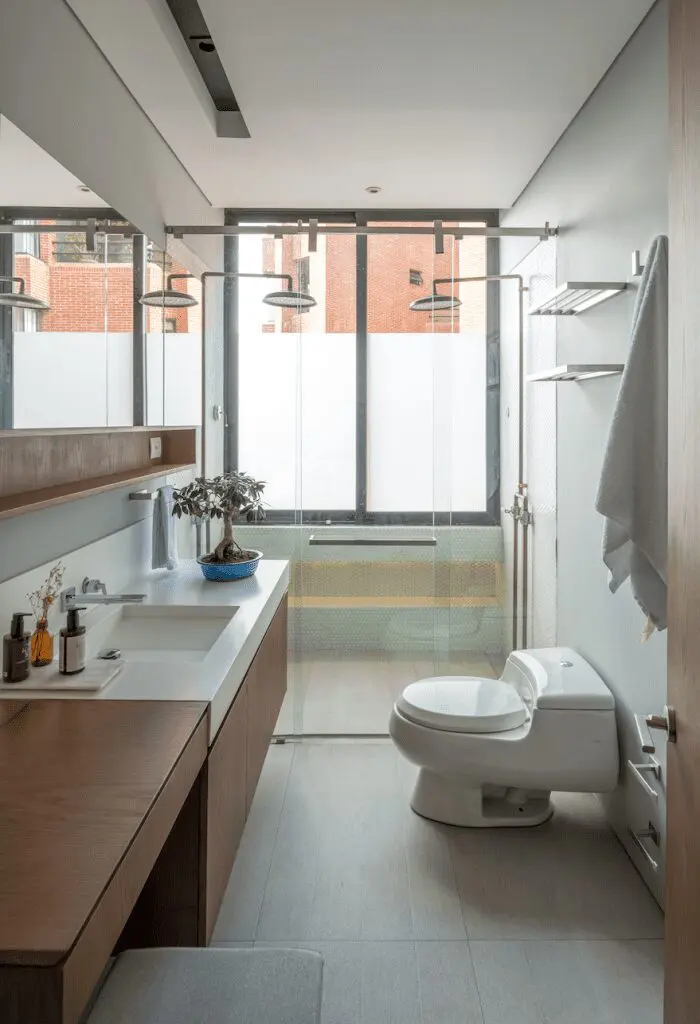 Un cálido apartamento bogotano en el que predominan la madera y la vegetación Un cálido apartamento bogotano en el que predominan la madera y la vegetación