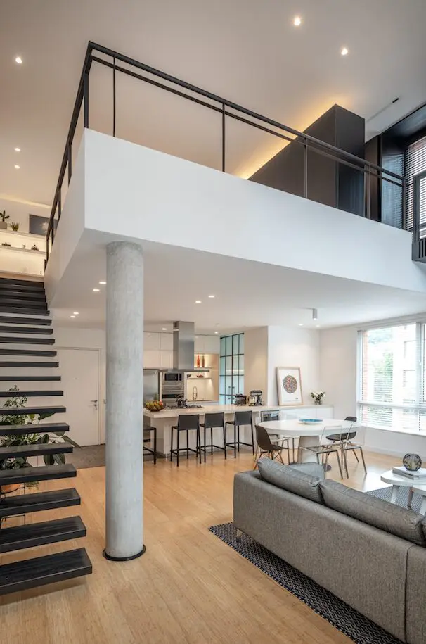 La transformación de un apartamento bogotano de materiales cálidos y colores neutros La transformación de un apartamento bogotano de materiales cálidos y colores neutros