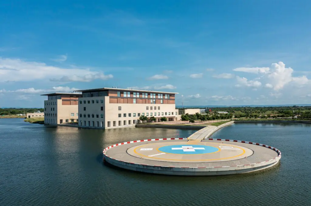 Centro hospitalario serena del mar, un lugar amable e inspirador, diseñado para ayudar a sanar a las personas Centro hospitalario serena del mar, un lugar amable e inspirador, diseñado para ayudar a sanar a las personas