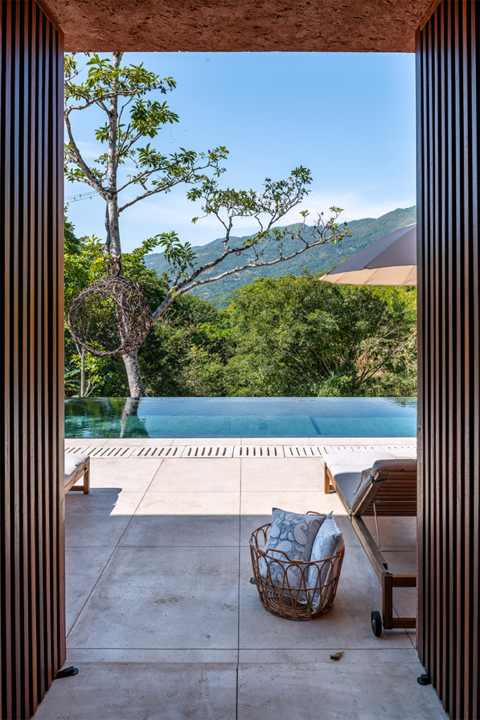 La arquitectura de esta casa en villeta propone otra forma de habitar el trópico