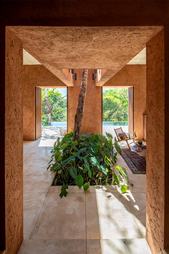 La arquitectura de esta casa en villeta propone otra forma de habitar el trópico