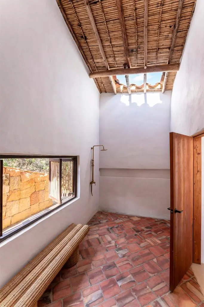 Memoria y tradición: una vivienda en barichara que se adapta a la región