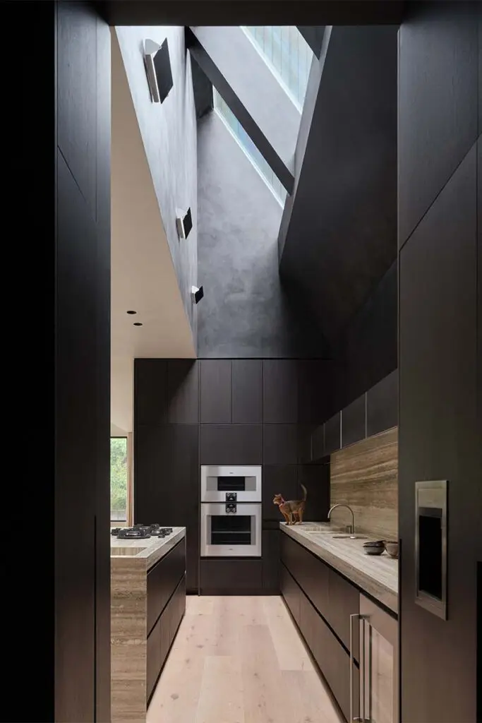 La cocina de esta casa sorprende al revelar su arquitectura oculta Diseño cocina