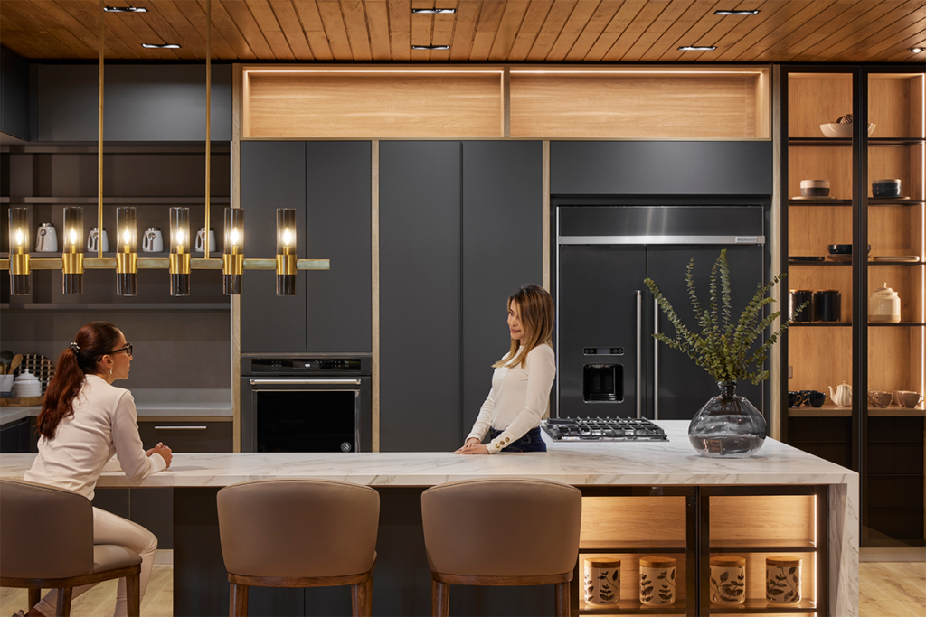 La geometría de formas sencillas y el uso de pocos materiales componen esta cocina La geometría de formas sencillas y el uso de pocos materiales componen esta cocina