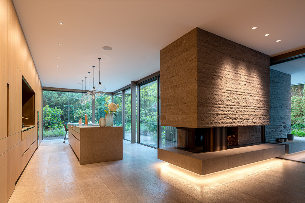 La característica de esta casa en alemania es la vegetación que abarca sus espacios