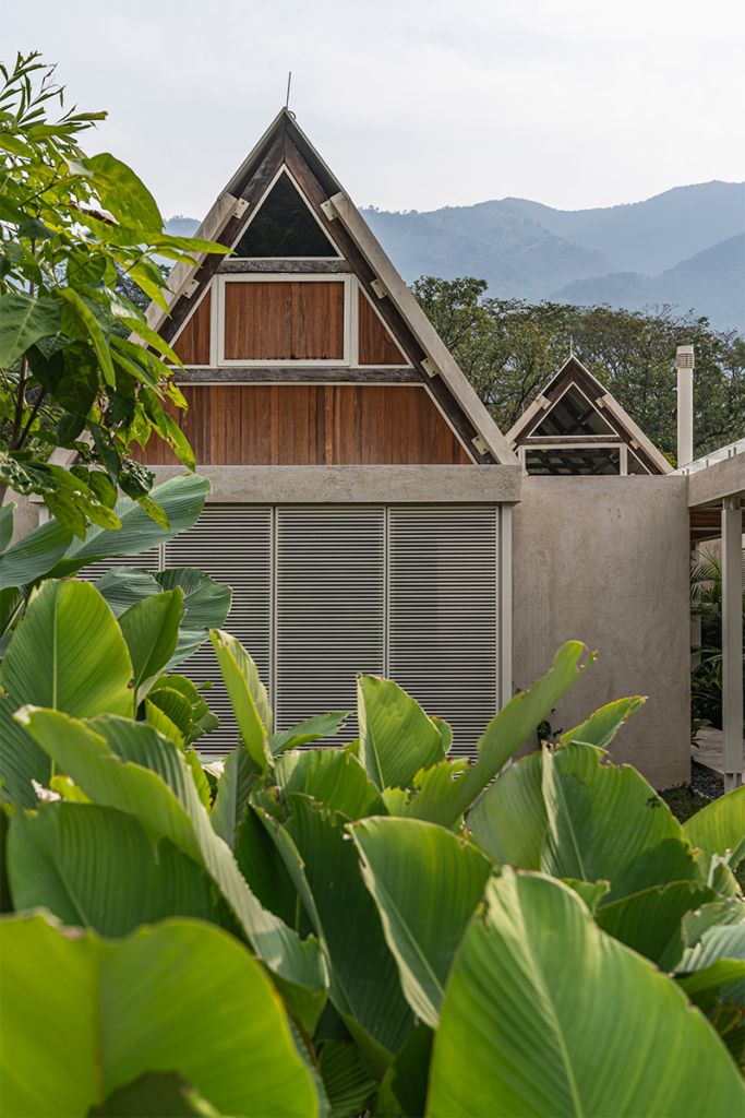 Una casa en antioquia diseñada como una residencia de recreo para una familia belga Una casa en antioquia diseñada como una residencia de recreo para una familia belga