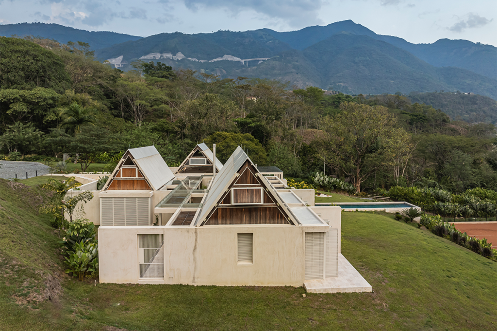 Una casa en antioquia diseñada como una residencia de recreo para una familia belga Una casa en antioquia diseñada como una residencia de recreo para una familia belga