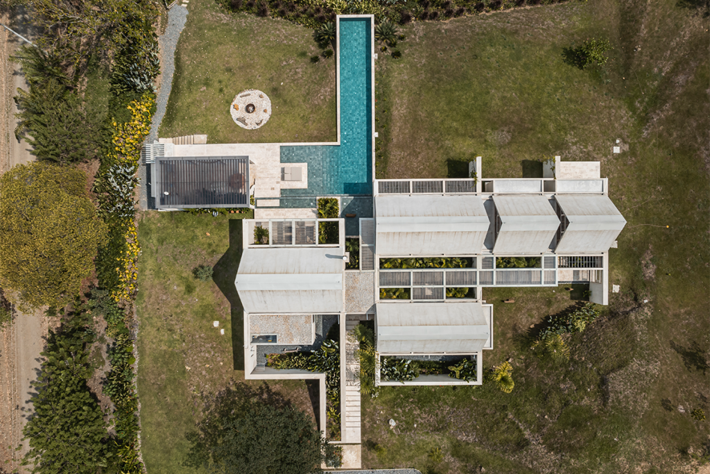 Una casa en antioquia diseñada como una residencia de recreo para una familia belga Una casa en antioquia diseñada como una residencia de recreo para una familia belga