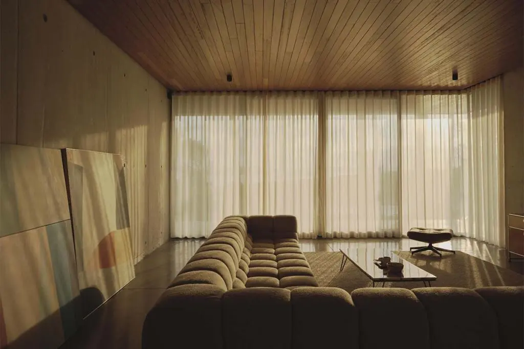 Esta casa parece vieja, pero es nueva: arquitectura que respeta la tradición