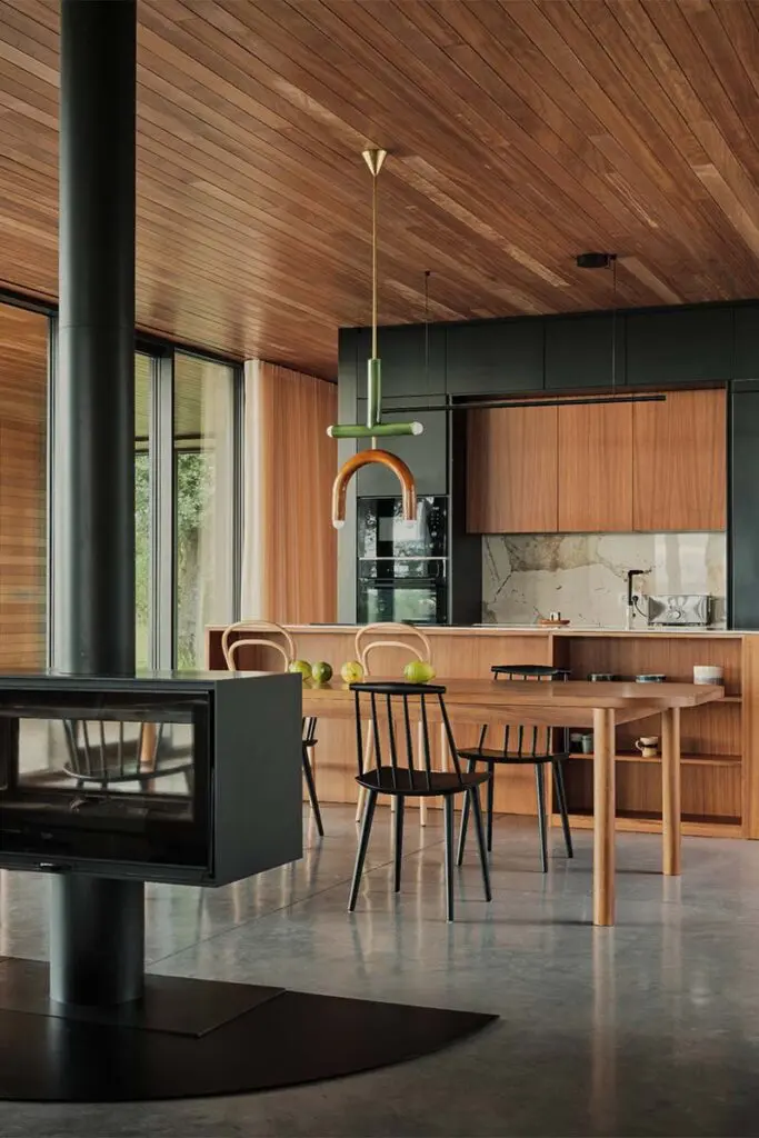 Esta casa parece vieja, pero es nueva: arquitectura que respeta la tradición