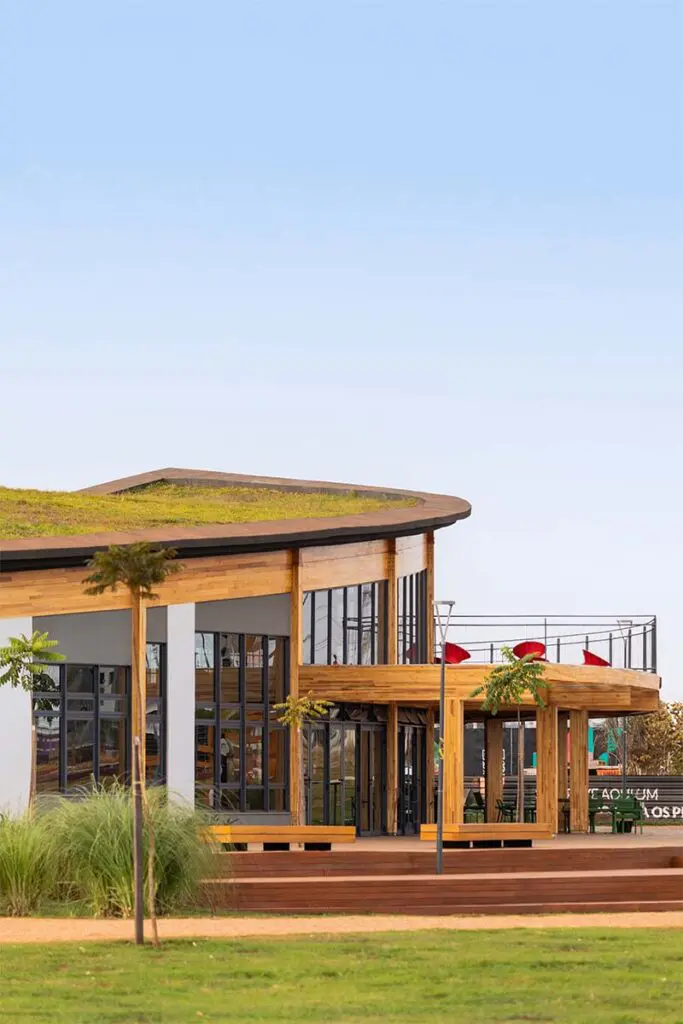 Un edificio en brasil con una arquitectura al servicio del encuentro