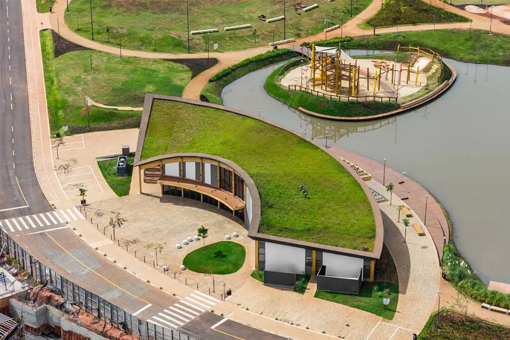 Un edificio en brasil con una arquitectura al servicio del encuentro