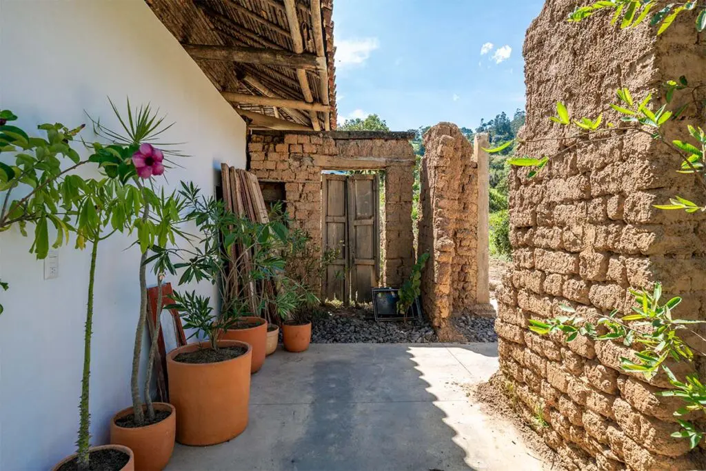Esta premiada casa en el valle de tenza se reconstruyó con estéticas de la región