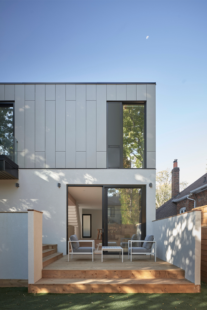 ‘casa w’ es una vivienda en canadá con una arquitectura sencilla y singular