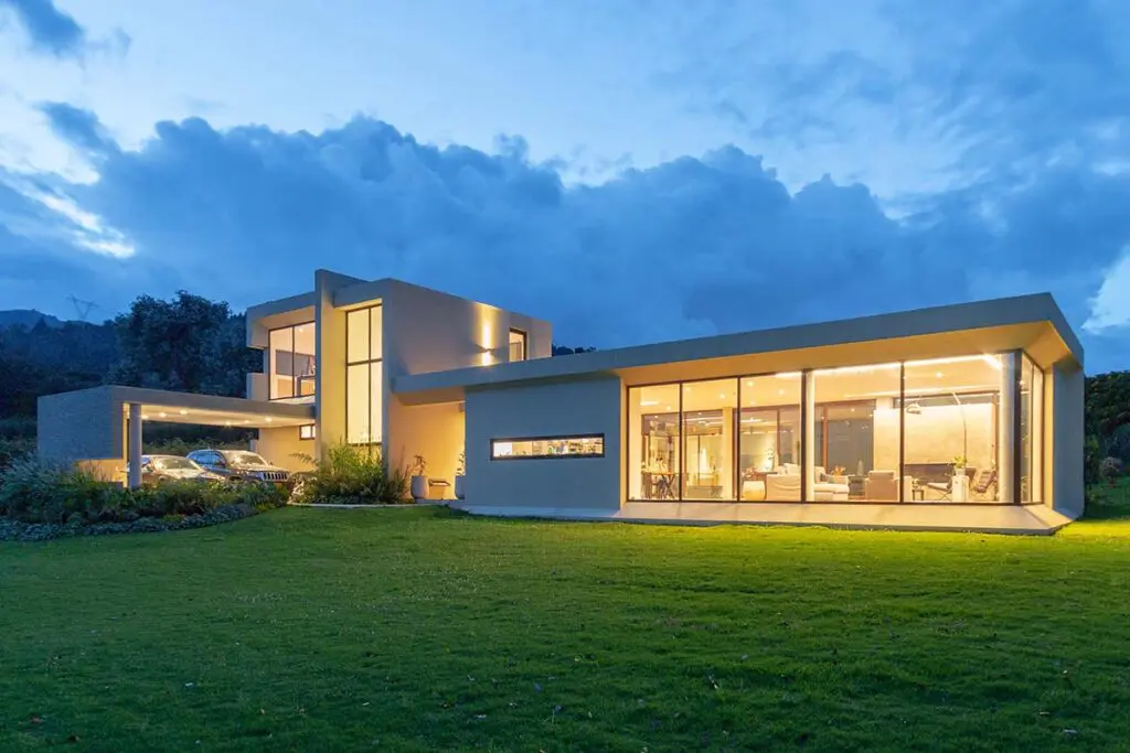 El diseño de esta casa en la calera es confortable y equilibrado El diseño de esta casa en la calera es confortable y equilibrado