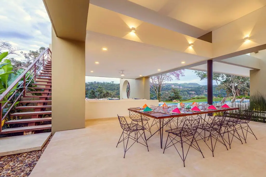 Minimalismo tropical en esta casa ubicada en anapoima