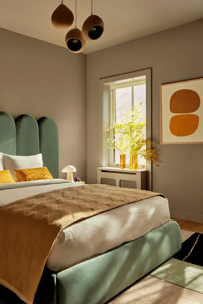 El diseño de una casa en estados unidos que juega con los contrastes y las formas