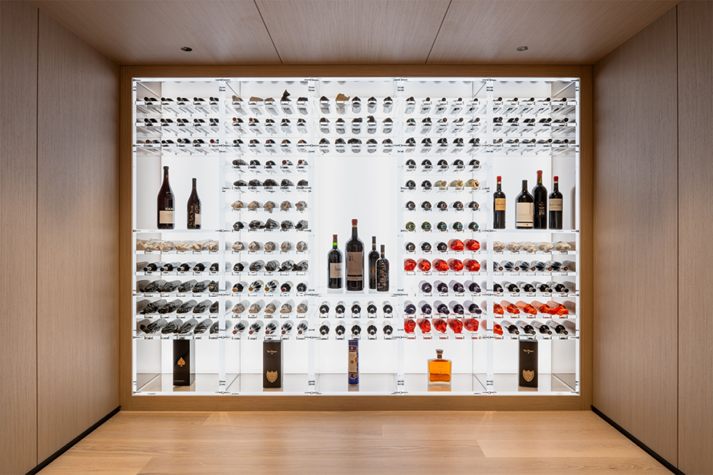 Una casa cálida y cómoda diseñada en forma de t