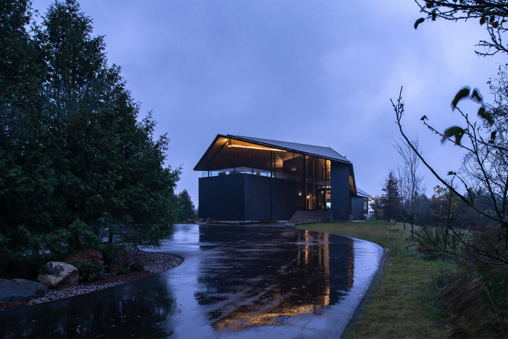 Esta arquitectura honra la conexión emocional con la tierra 