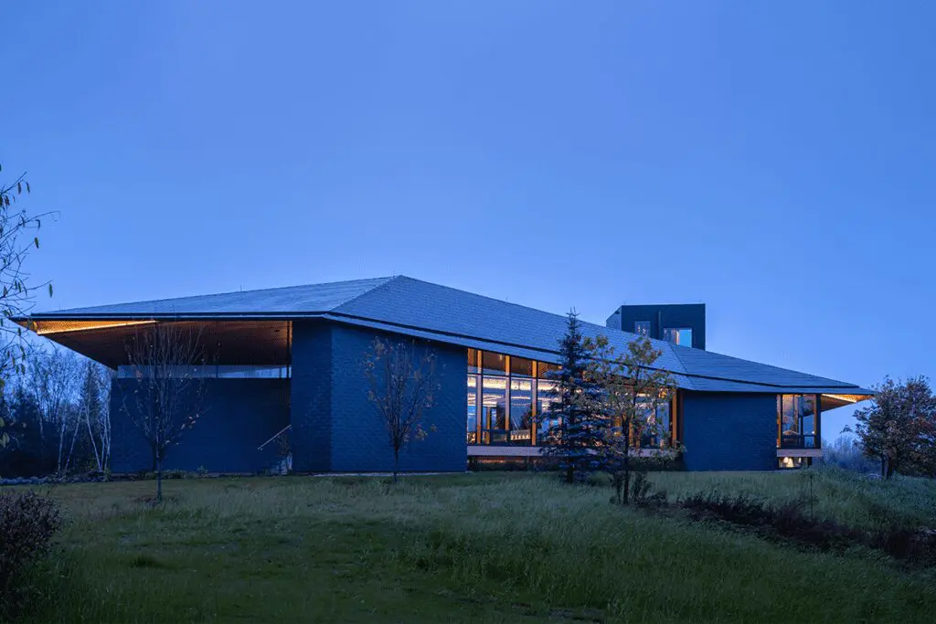 Esta arquitectura honra la conexión emocional con la tierra Esta arquitectura honra la conexión emocional con la tierra