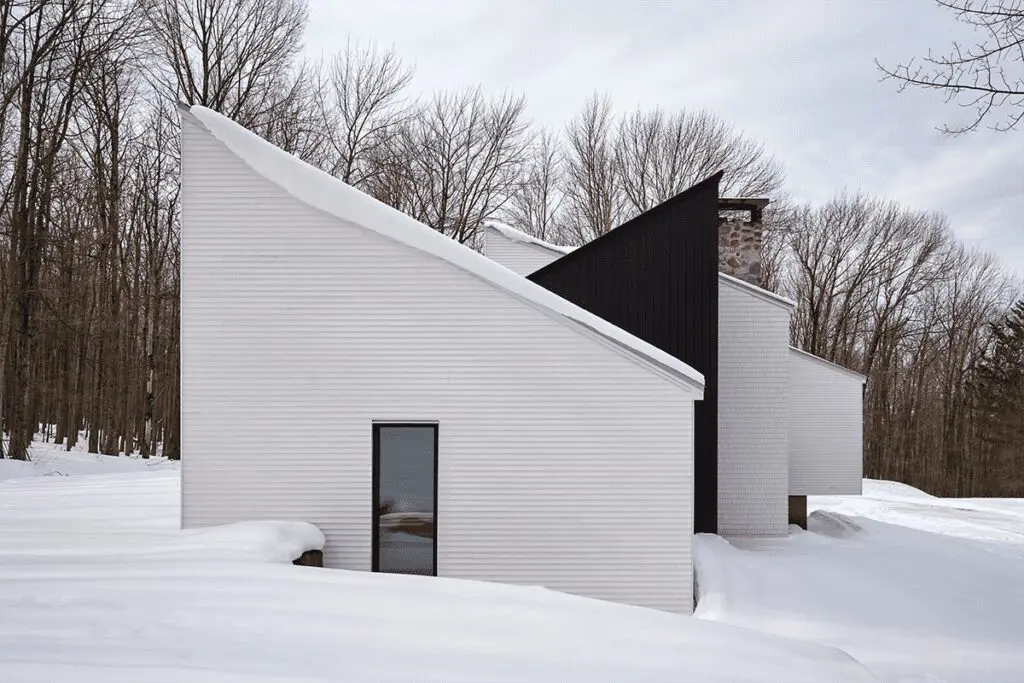 Una casa en la nieve que establece el equilibrio entre modernidad y patrimonio Una casa en la nieve que establece el equilibrio entre modernidad y patrimonio