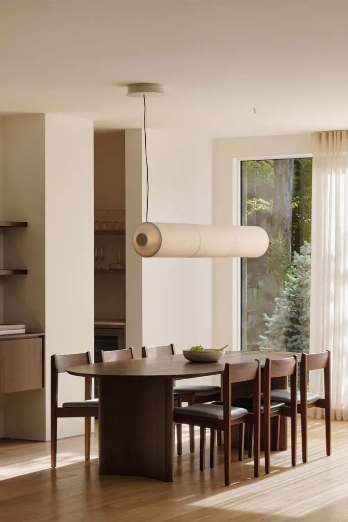 Una casa entre el bosque con una arquitectura sensible y serena Una casa entre el bosque con una arquitectura sensible y serena