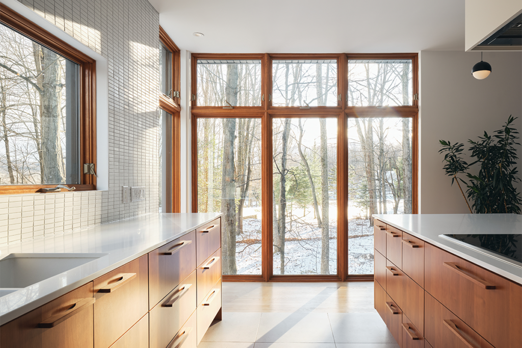 Una mezcla de líneas rectas y curvas compone el diseño de esta casa