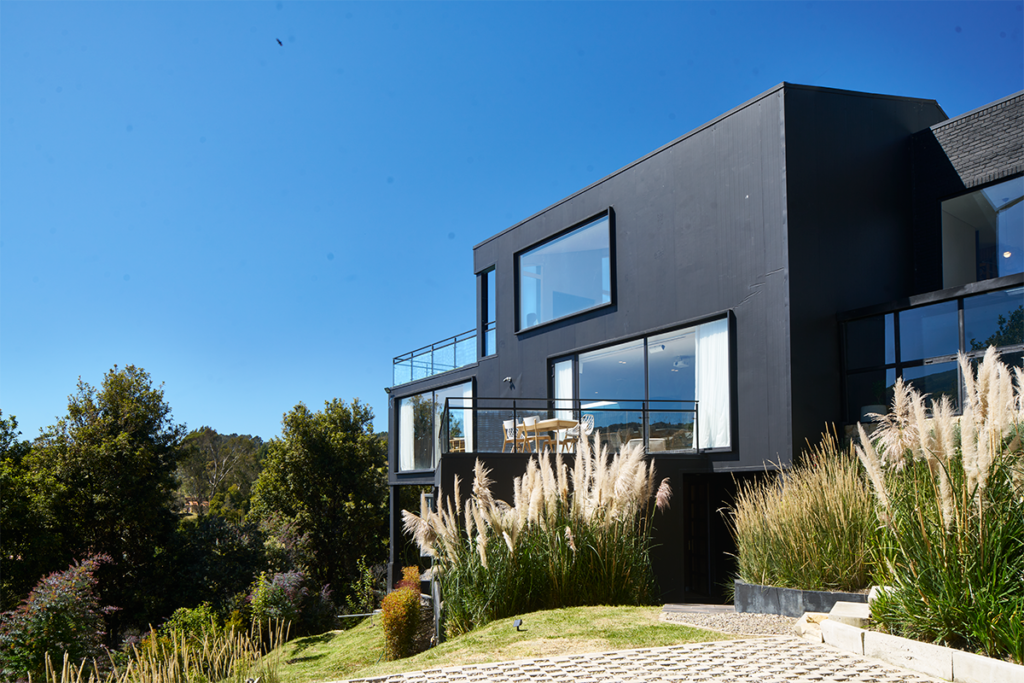 Herencia nórdica en una casa natural, sostenible y contemporánea