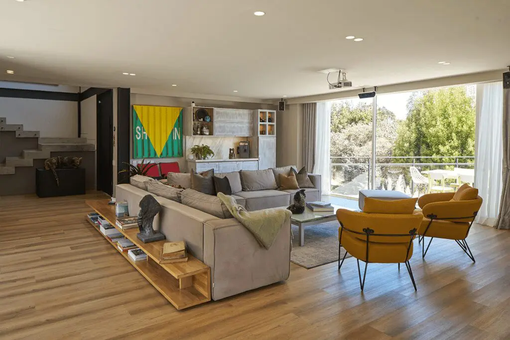 Dos casas en colombia con diseños disruptivos y contemporáneos