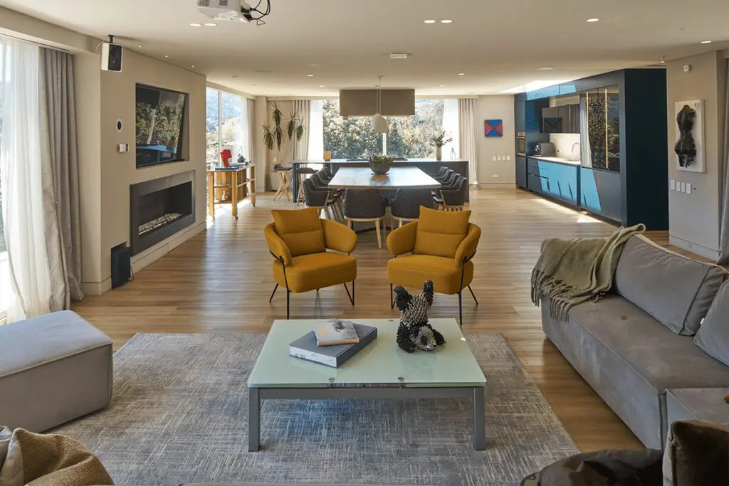 Dos casas en colombia con diseños disruptivos y contemporáneos