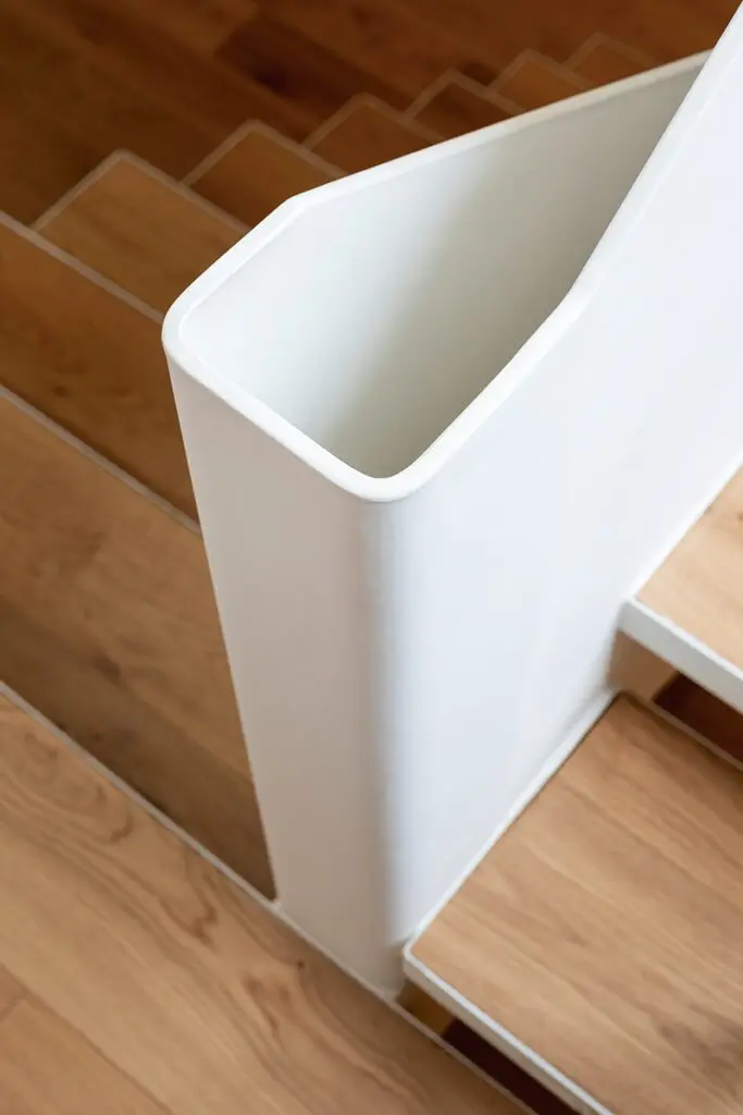 La cocina es el elemento central de la arquitectura de esta casa en la calera