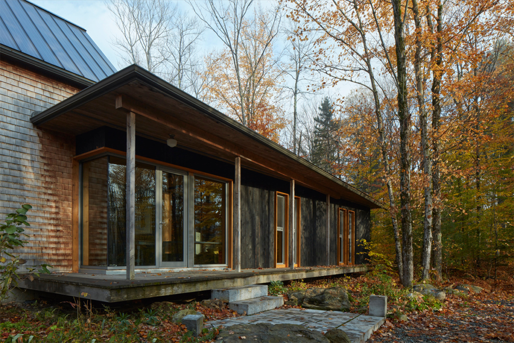 Una casa con una arquitectura para disfrutar de todas las estaciones del año