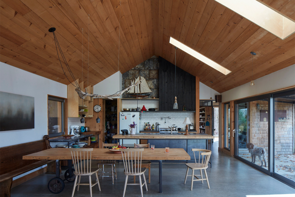 Una casa con una arquitectura para disfrutar de todas las estaciones del año